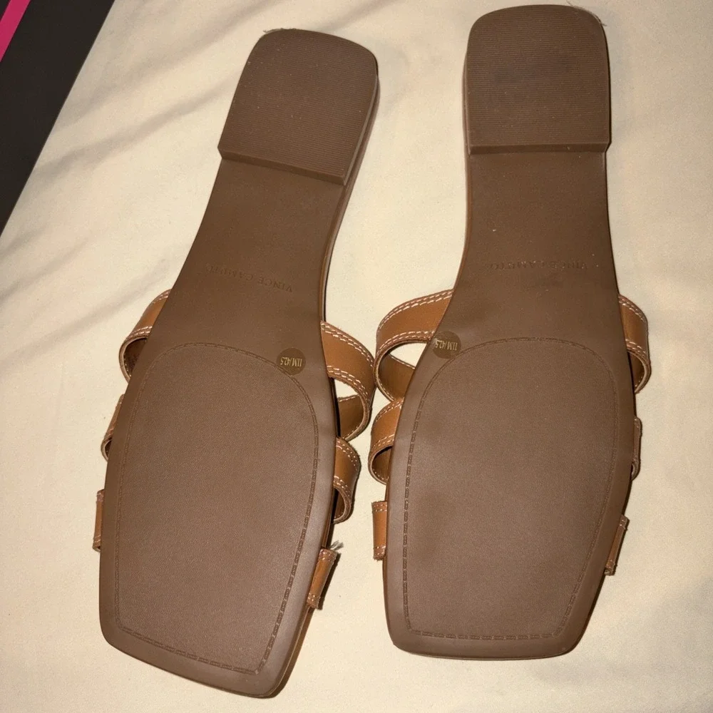 NIB Vince Camuto Arisha Sandals 11 M Brown Leather Slip-On Square Toe Flat Logo